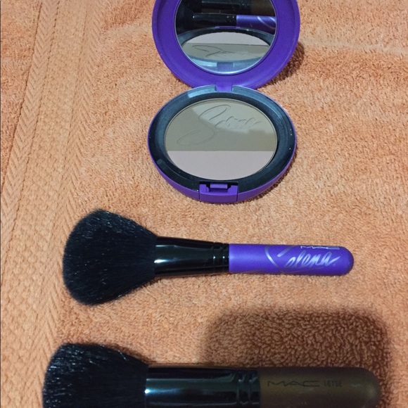 Authentic Mac brush set - Picture 5 of 7